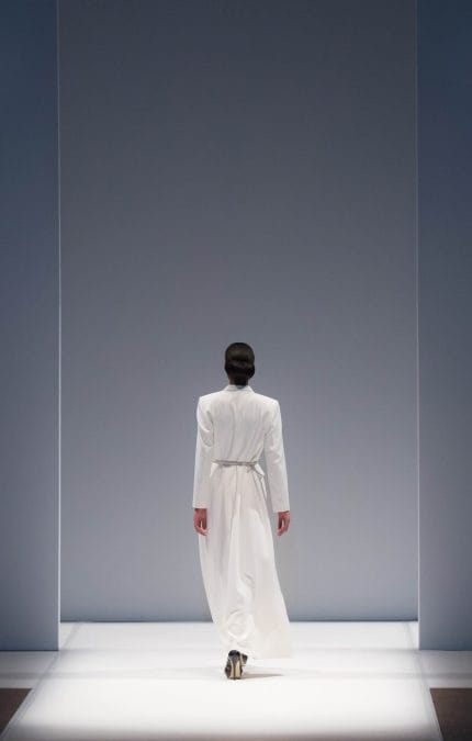Modelo durante un desfile de moda.