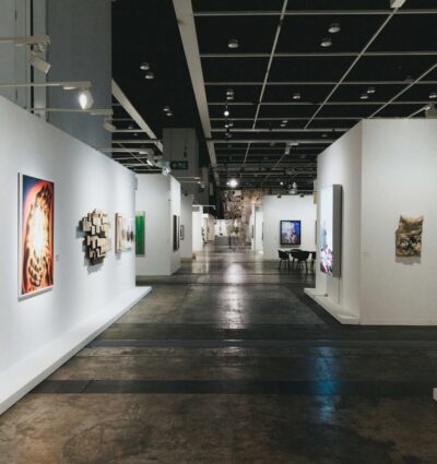 Sala de exposición de arte.