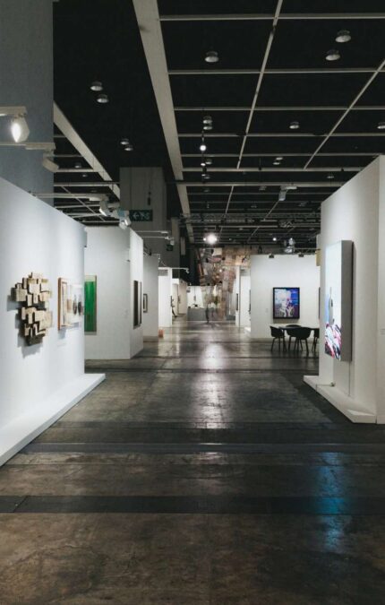 Sala de exposição de arte.